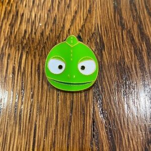 2016 Disney Store Tangled Pin - Pascal Tsum Tsum - Limited Edition  trading pins